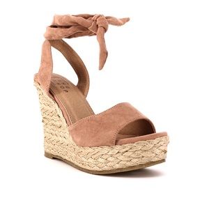 Shushop nude tie up wedge